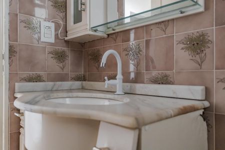 Apartamento à venda com 75m², 2 quartos e sem vaga Apartamento à venda com 75m², 2 quartos e sem vagaBanheiro