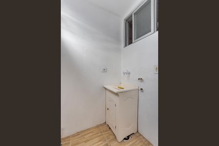 Apartamento à venda com 75m², 2 quartos e sem vaga Apartamento à venda com 75m², 2 quartos e sem vagaCozinha e Área de Serviço