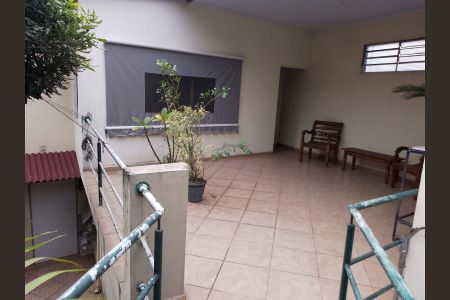 Casa à venda com 556m², 3 quartos e 5 vagas Casa à venda com 556m², 3 quartos e 5 vagasÁrea Externa