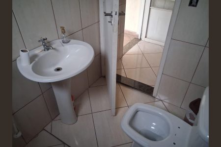 Banheiro de casa à venda com 3 quartos, 556m² em Santa Maria, Osasco