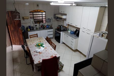 Cozinha de casa à venda com 3 quartos, 556m² em Santa Maria, Osasco