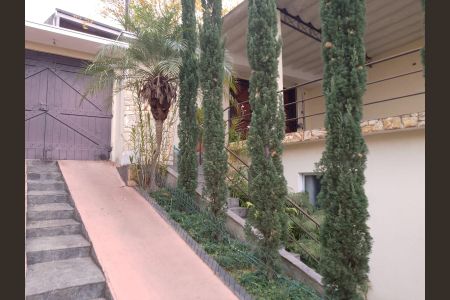 Casa à venda com 556m², 3 quartos e 5 vagas Casa à venda com 556m², 3 quartos e 5 vagasÁrea Externa