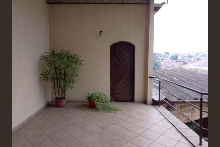 Casa à venda com 556m², 3 quartos e 5 vagas Casa à venda com 556m², 3 quartos e 5 vagasVaranda