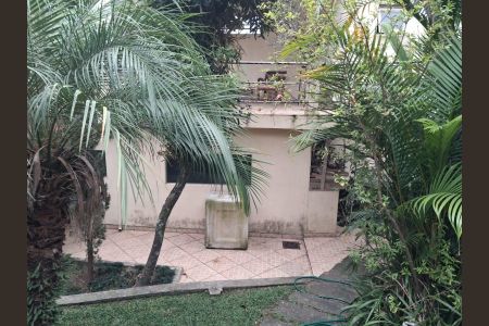 Casa à venda com 556m², 3 quartos e 5 vagas Casa à venda com 556m², 3 quartos e 5 vagasÁrea Externa