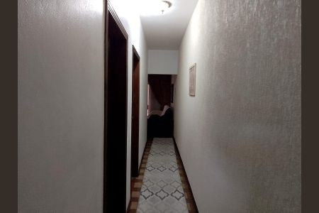 Casa à venda com 556m², 3 quartos e 5 vagas Casa à venda com 556m², 3 quartos e 5 vagasCorredor
