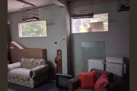 Casa à venda com 556m², 3 quartos e 5 vagas Casa à venda com 556m², 3 quartos e 5 vagasÁrea de Serviço