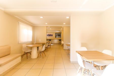 Apartamento para alugar com 32m², 2 quartos e sem vaga Apartamento para alugar com 32m², 2 quartos e sem vagaÁrea comum - Salão de festas