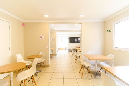 Apartamento para alugar com 32m², 2 quartos e sem vaga Apartamento para alugar com 32m², 2 quartos e sem vagaÁrea comum - Salão de festas