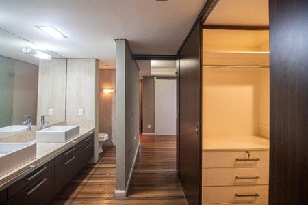 Apartamento para alugar com 264m², 3 quartos e 2 vagas