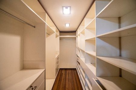 Apartamento para alugar com 264m², 3 quartos e 2 vagas