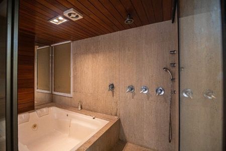 Apartamento para alugar com 264m², 3 quartos e 2 vagas