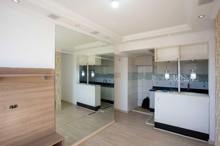 Sala de apartamento para alugar com 2 quartos, 44m² em Canhema, Diadema