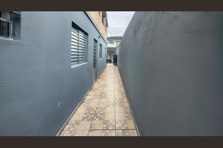 Casa para alugar com 80m², 2 quartos e 1 vaga Casa para alugar com 80m², 2 quartos e 1 vagaCorredor