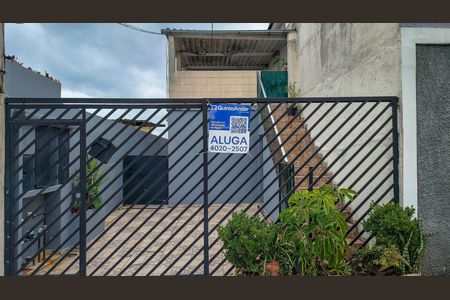 Casa para alugar com 80m², 2 quartos e 1 vaga Casa para alugar com 80m², 2 quartos e 1 vagaFachada com Plaquinha Instalada