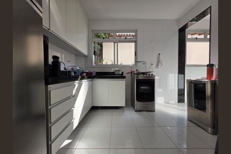 Apartamento à venda com 158m², 4 quartos e 3 vagas