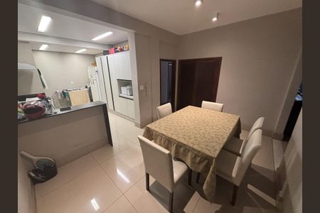 Apartamento à venda com 130m², 3 quartos e 1 vaga