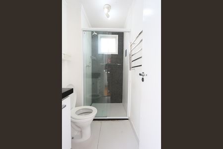 Apartamento à venda com 67m², 2 quartos e 2 vagas Apartamento à venda com 67m², 2 quartos e 2 vagasBanheiro da Suíte