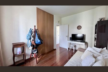 Apartamento à venda com 140m², 4 quartos e 2 vagas