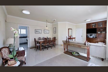 Apartamento à venda com 140m², 4 quartos e 2 vagas