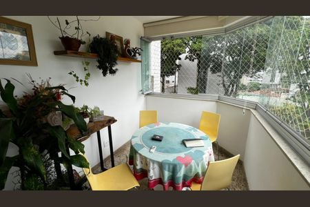 Apartamento à venda com 158m², 4 quartos e 3 vagas