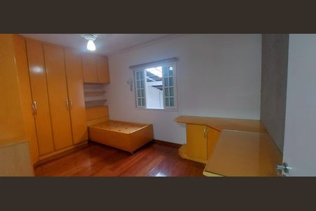 Casa à venda com 3 quartos, 249m² em Jardim Las Vegas, Santo André