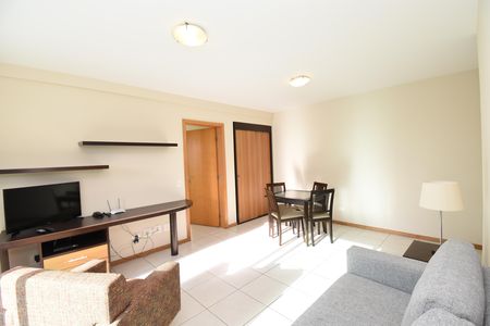 Sala de apartamento para alugar com 1 quarto, 57m² em Centro, Curitiba