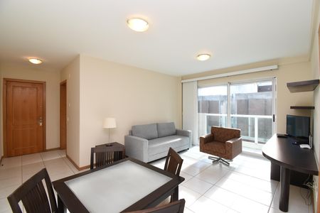 Sala de apartamento para alugar com 1 quarto, 57m² em Centro, Curitiba
