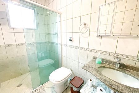 Casa à venda com 163m², 2 quartos e 2 vagas Casa à venda com 163m², 2 quartos e 2 vagasBanheiro