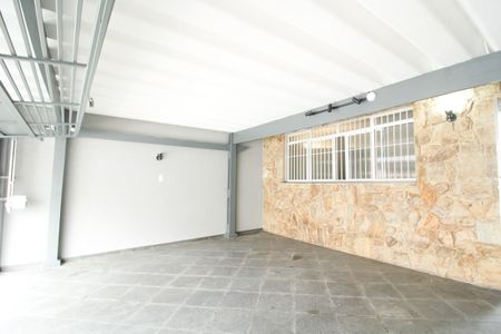 Casa à venda com 163m², 2 quartos e 2 vagas Casa à venda com 163m², 2 quartos e 2 vagasGaragem