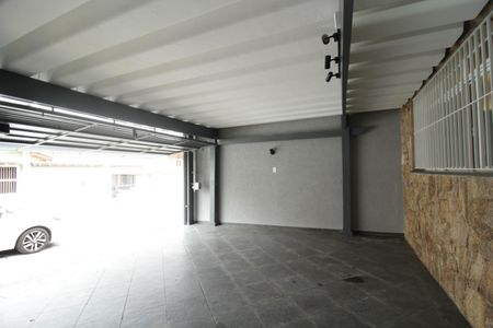 Casa à venda com 163m², 2 quartos e 2 vagas Casa à venda com 163m², 2 quartos e 2 vagasGaragem
