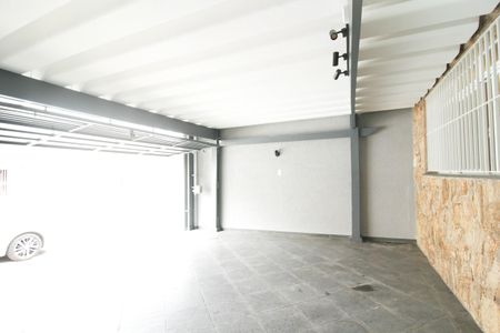 Casa à venda com 163m², 2 quartos e 2 vagas Casa à venda com 163m², 2 quartos e 2 vagasGaragem