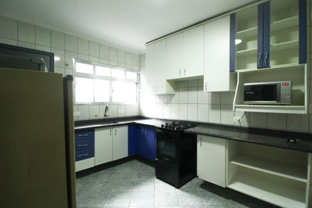 Casa à venda com 163m², 2 quartos e 2 vagas Casa à venda com 163m², 2 quartos e 2 vagasCozinha