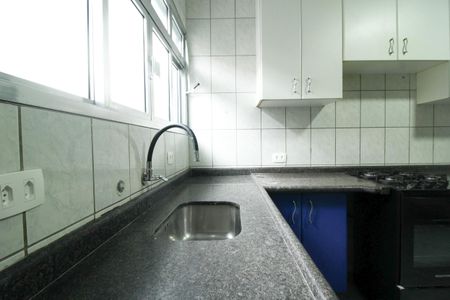 Casa à venda com 163m², 2 quartos e 2 vagas Casa à venda com 163m², 2 quartos e 2 vagasCozinha
