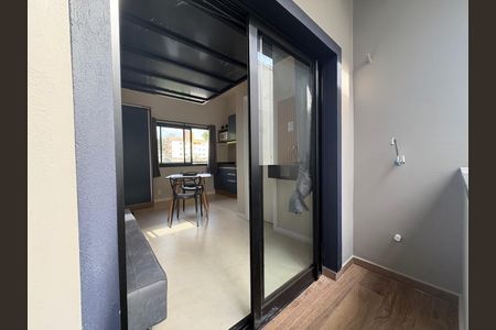 Varanda de kitnet/studio para alugar com 1 quarto, 28m² em Forquilhinhas, São José