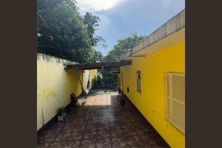 Casa à venda com 4 quartos, 434m² em Parque Maria Domitila, São Paulo