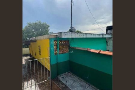 Casa à venda com 4 quartos, 434m² em Parque Maria Domitila, São Paulo