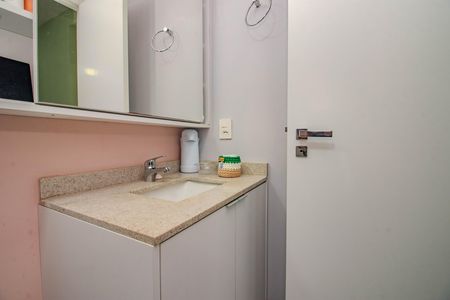 Apartamento à venda com 65m², 2 quartos e 1 vaga Apartamento à venda com 65m², 2 quartos e 1 vagaBanheiro da Suíte