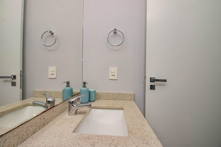 Apartamento à venda com 65m², 2 quartos e 1 vaga Apartamento à venda com 65m², 2 quartos e 1 vagaBanheiro Social