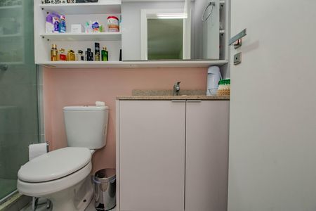 Apartamento à venda com 65m², 2 quartos e 1 vaga Apartamento à venda com 65m², 2 quartos e 1 vagaBanheiro da Suíte