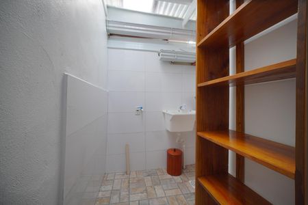 Casa para alugar com 70m², 3 quartos e 1 vagaÁrea de Serviço