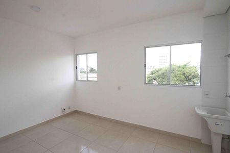 Sala e Cozinha de apartamento para alugar com 2 quartos, 34m² em Chácara Califórnia, São Paulo