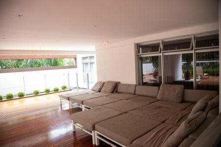 Studio para alugar com 38m², 1 quarto e 1 vaga Studio para alugar com 38m², 1 quarto e 1 vagaÁrea comum - Piscina