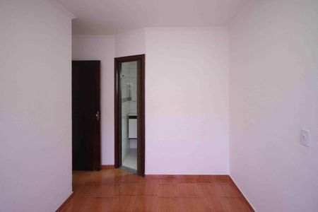 Casa para alugar com 70m², 2 quartos e 3 vagas Casa para alugar com 70m², 2 quartos e 3 vagasSuite