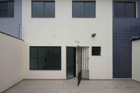 Casa para alugar com 70m², 2 quartos e 3 vagas Casa para alugar com 70m², 2 quartos e 3 vagasGaragem