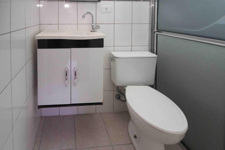Casa para alugar com 70m², 2 quartos e 3 vagas Casa para alugar com 70m², 2 quartos e 3 vagasBanheiro da Suite