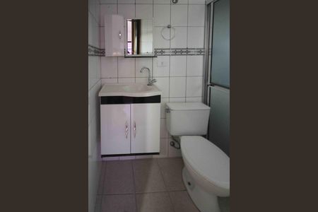 Casa para alugar com 70m², 2 quartos e 3 vagas Casa para alugar com 70m², 2 quartos e 3 vagasBanheiro da Suite