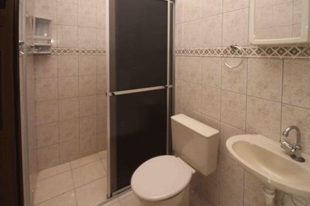 Casa para alugar com 70m², 2 quartos e 3 vagas Casa para alugar com 70m², 2 quartos e 3 vagasBanheiro