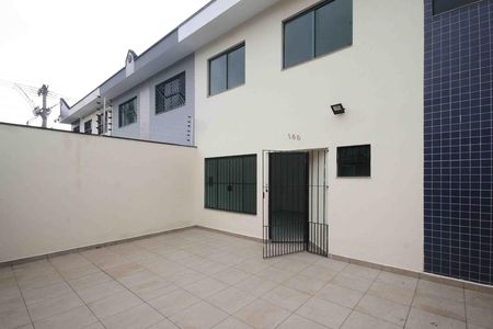 Casa para alugar com 70m², 2 quartos e 3 vagas Casa para alugar com 70m², 2 quartos e 3 vagasGaragem