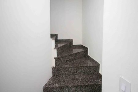 Casa para alugar com 70m², 2 quartos e 3 vagas Casa para alugar com 70m², 2 quartos e 3 vagasescada