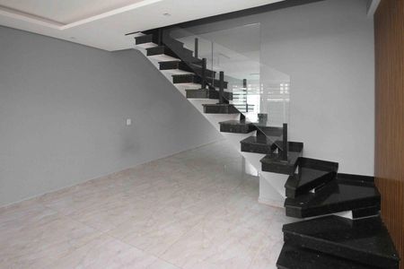 Casa para alugar com 116m², 3 quartos e 4 vagasSala